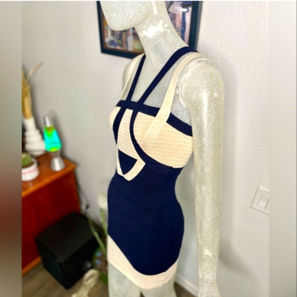 WOW COUTURE BODYCON MINI DRESS SMALL NAVY CREAM BANDAGE STRAPPY - Picture 2 of 6